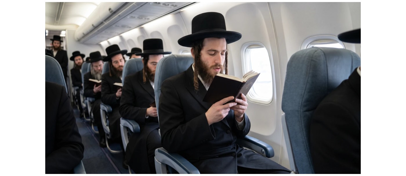 לכתחילה ודאי שראוי ונכון להמנע מלהתפלל בנסיעה ציבורית, ואם מ